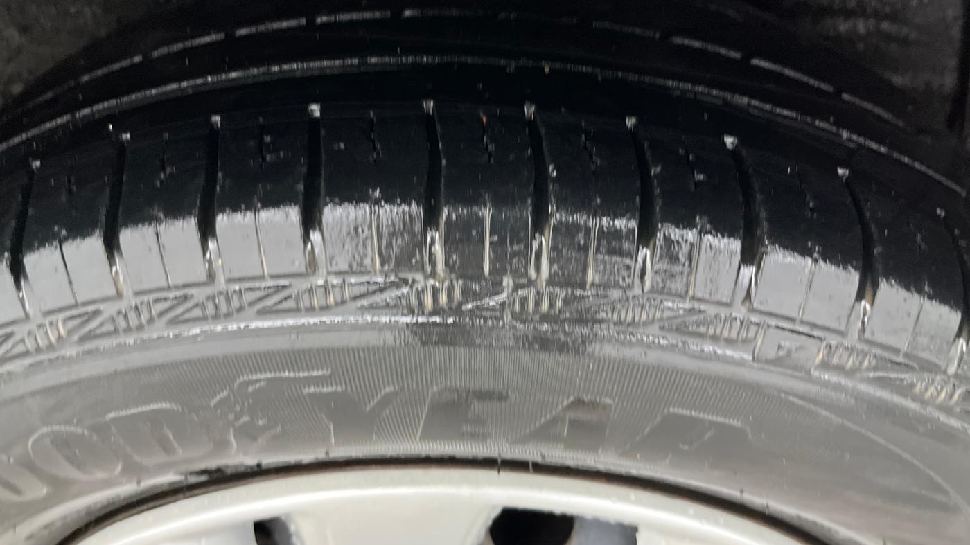 2013 Hyundai Verna FLUIDIC VTVT 1.6 EX AT, Petrol, Automatic, 88,573 km, Right Rear Tyre Tread