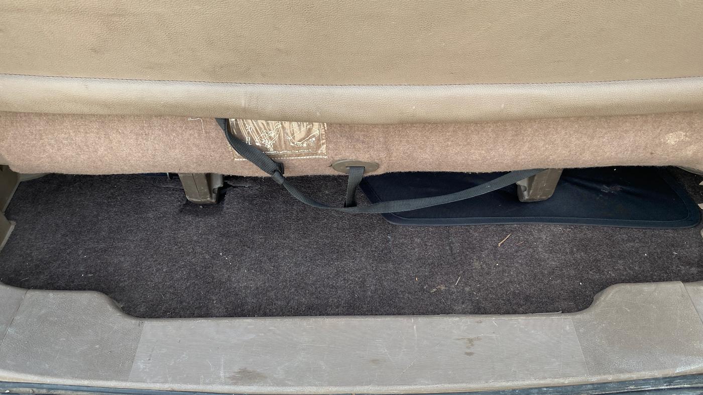 2013 Mahindra Xylo E9, Diesel, Manual, 90,103 km, Boot Inside