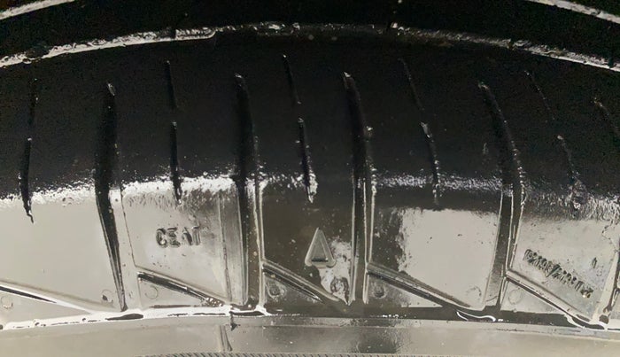 2019 Renault TRIBER RXZ, Petrol, Manual, 64,286 km, Right Front Tyre Tread