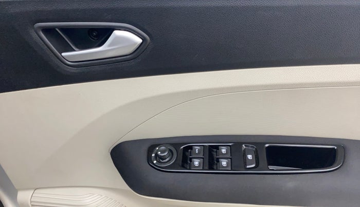 2019 Renault TRIBER RXZ, Petrol, Manual, 64,286 km, Driver Side Door Panels Control