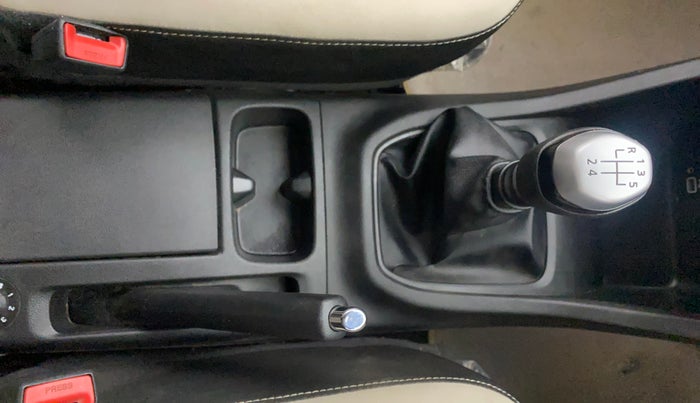 2019 Renault TRIBER RXZ, Petrol, Manual, 64,286 km, Gear Lever