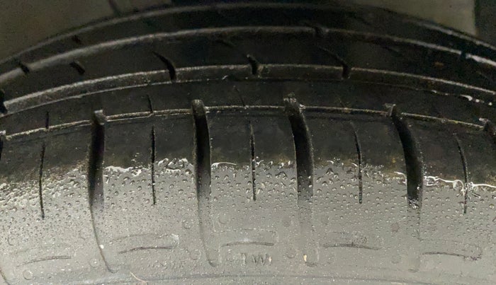2019 Hyundai GRAND I10 NIOS SPORTZ AMT 1.2 KAPPA VTVT, Petrol, Automatic, 35,110 km, Right Front Tyre Tread