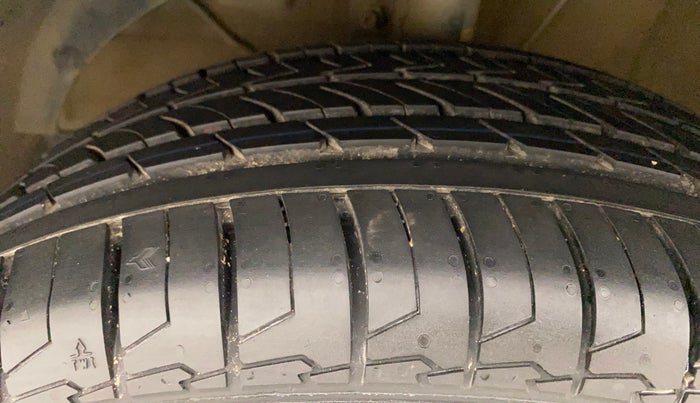 2017 Maruti Baleno ZETA PETROL 1.2, Petrol, Manual, 56,997 km, Left Front Tyre Tread