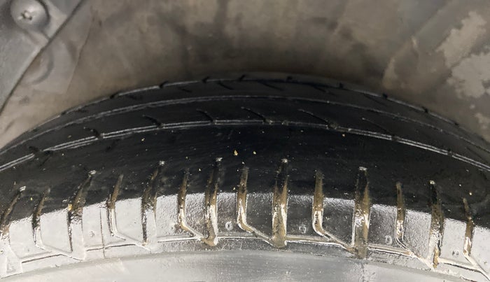 2013 Hyundai i20 MAGNA (O) 1.2, Petrol, Manual, 92,904 km, Right Rear Tyre Tread