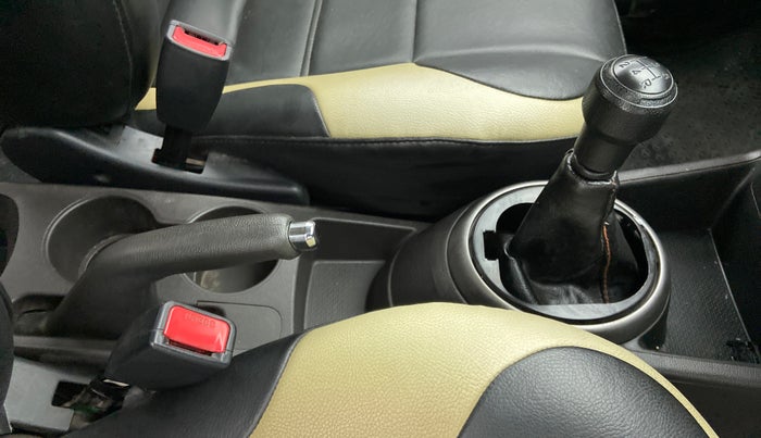 2013 Hyundai i20 MAGNA (O) 1.2, Petrol, Manual, 92,904 km, Gear Lever