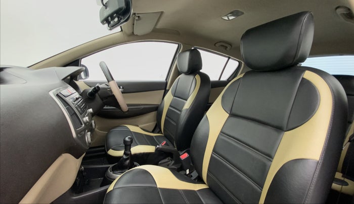 2013 Hyundai i20 MAGNA (O) 1.2, Petrol, Manual, 92,904 km, Right Side Front Door Cabin