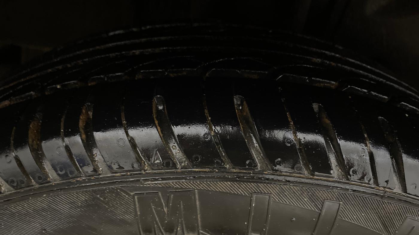 2017 Tata Tiago XZ PETROL, Petrol, Manual, 70,800 km, Right Rear Tyre Tread