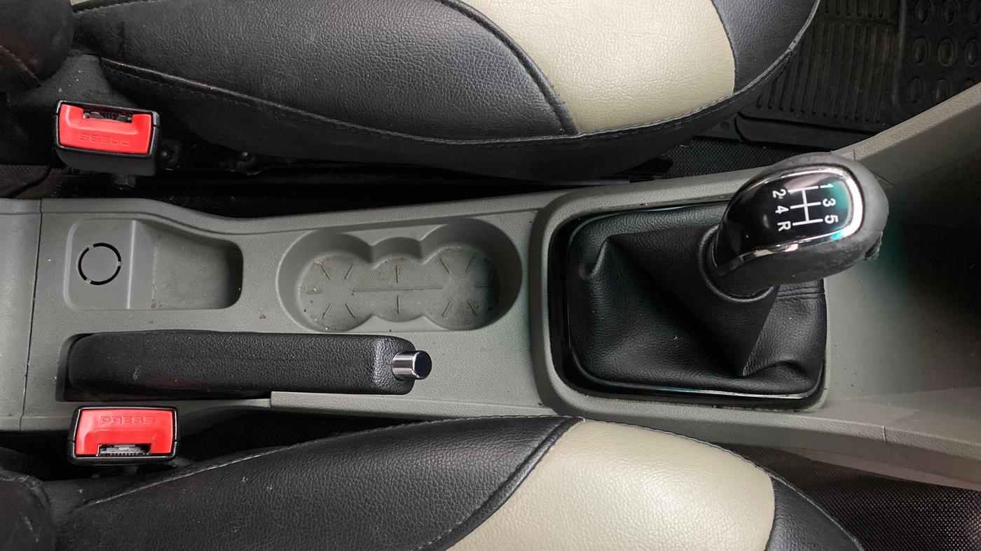 2017 Tata Tiago XZ PETROL, Petrol, Manual, 70,800 km, Gear Lever