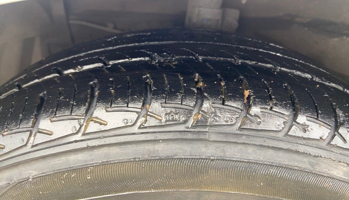 2017 Maruti Ciaz SIGMA 1.4 MT PETROL, Petrol, Manual, 32,325 km, Left Front Tyre Tread