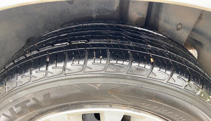 2017 Maruti Ciaz SIGMA 1.4 MT PETROL, Petrol, Manual, 32,325 km, Left Rear Tyre Tread