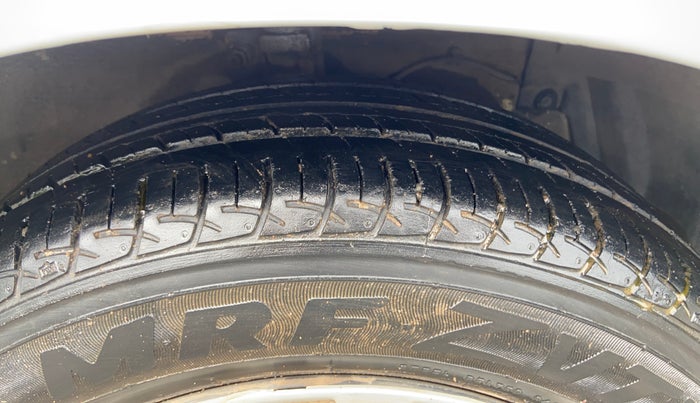 2017 Maruti Ciaz SIGMA 1.4 MT PETROL, Petrol, Manual, 32,325 km, Right Front Tyre Tread