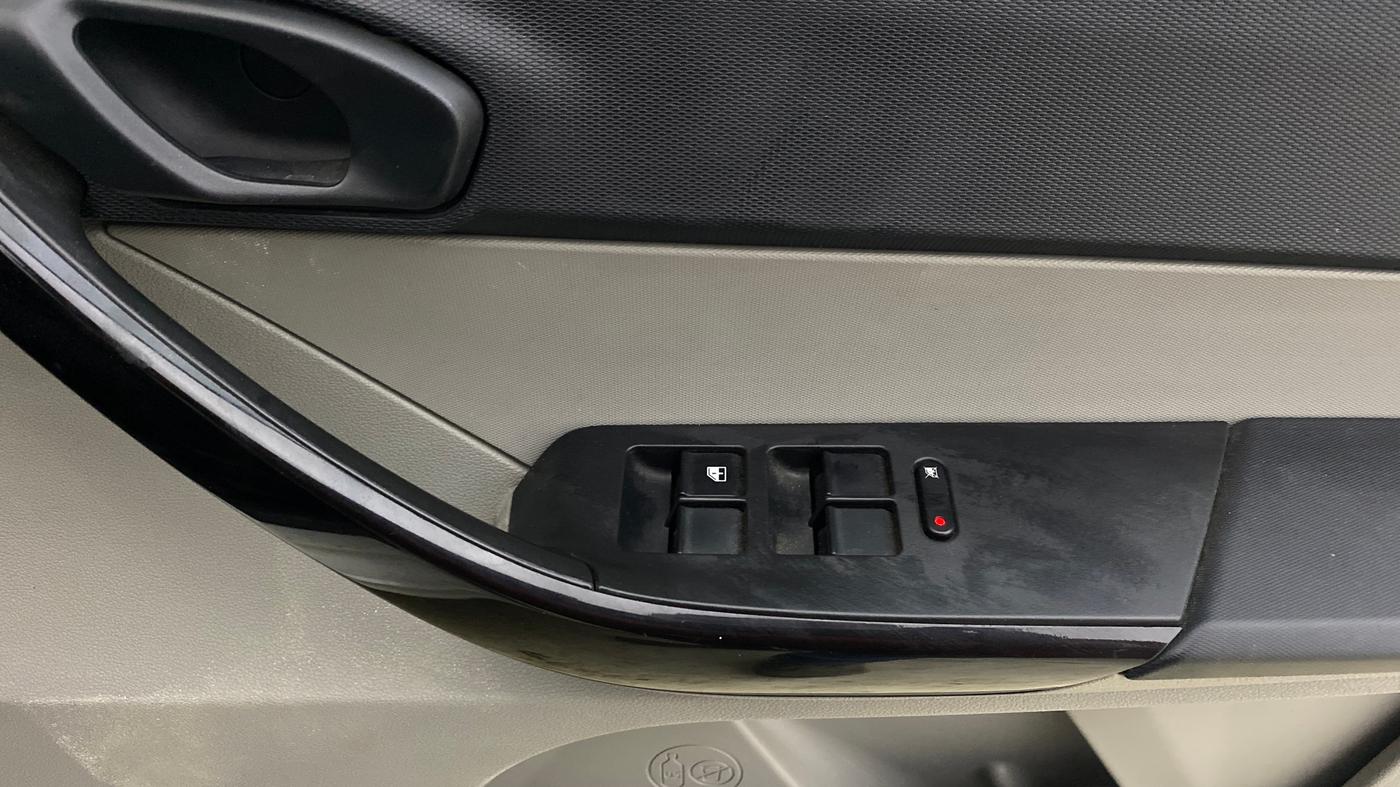 2018 Tata Tiago XT PETROL, Petrol, Manual, 22,439 km, Driver Side Door Panels Control
