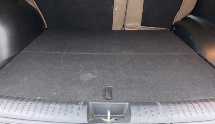 2017 Hyundai Creta SX PLUS AT 1.6 PETROL, Petrol, Automatic, 82,225 km, Boot Inside