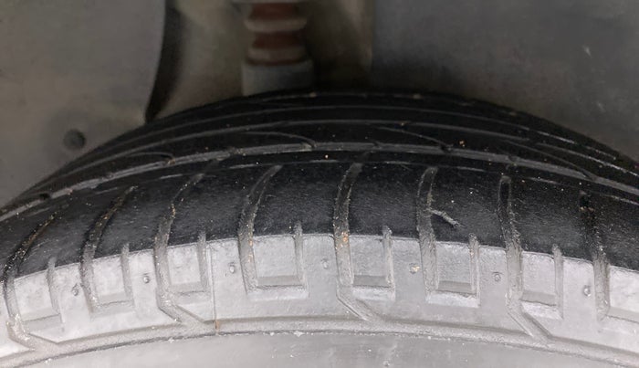 2017 Hyundai Creta SX PLUS AT 1.6 PETROL, Petrol, Automatic, 82,225 km, Right Rear Tyre Tread