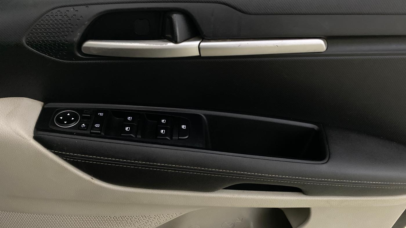 2023 KIA SONET HTX 1.5D IMT, Diesel, Manual, 54,892 km, Driver Side Door Panels Control