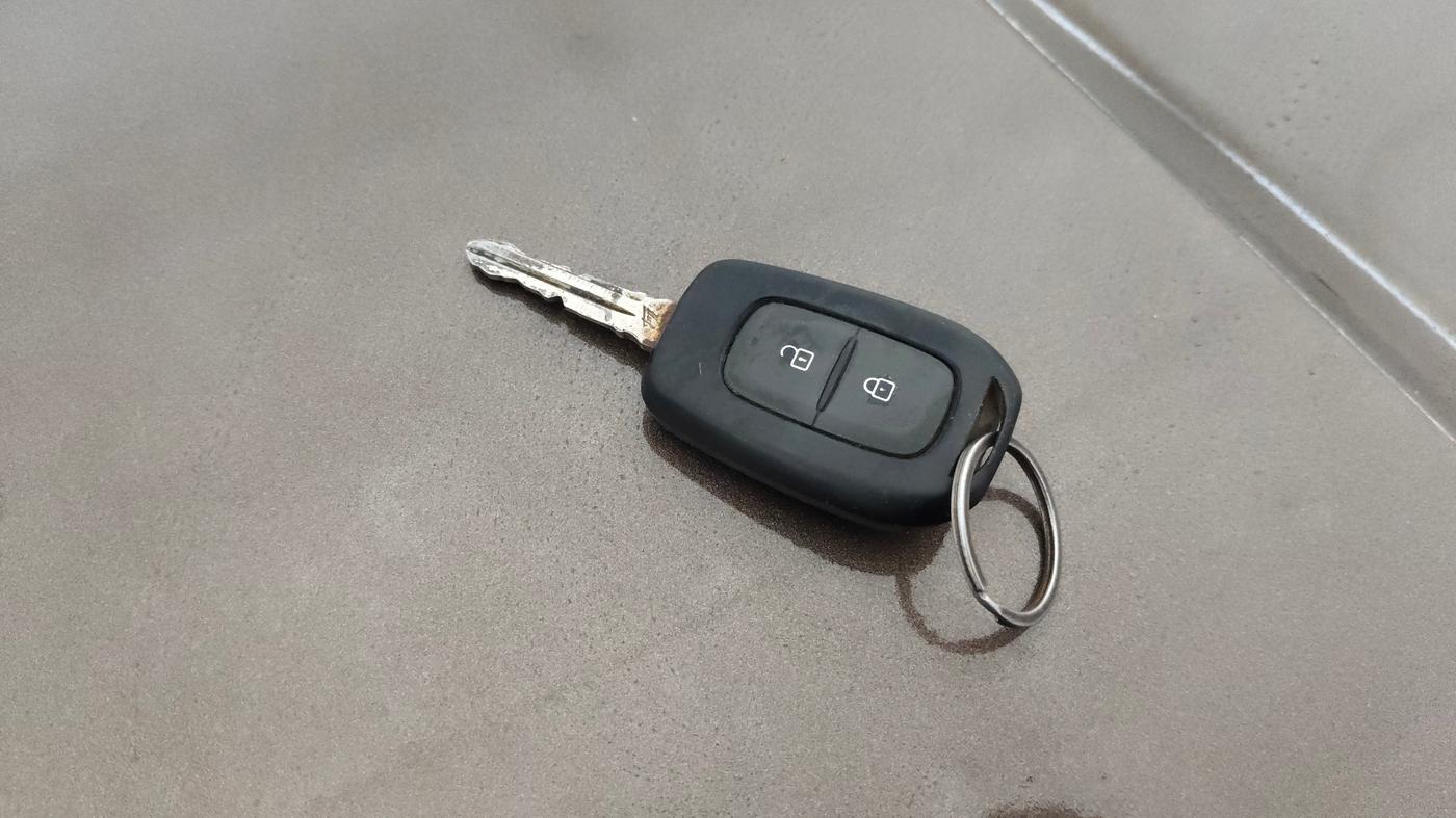 2022 Renault TRIBER RXT, Petrol, Manual, 32,493 km, Key Close Up