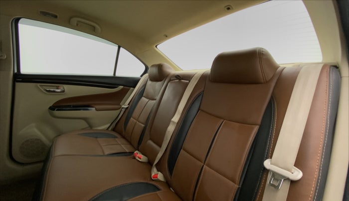 2016 Maruti Ciaz  ZDI SHVS, Diesel, Manual, 64,065 km, Right Side Rear Door Cabin
