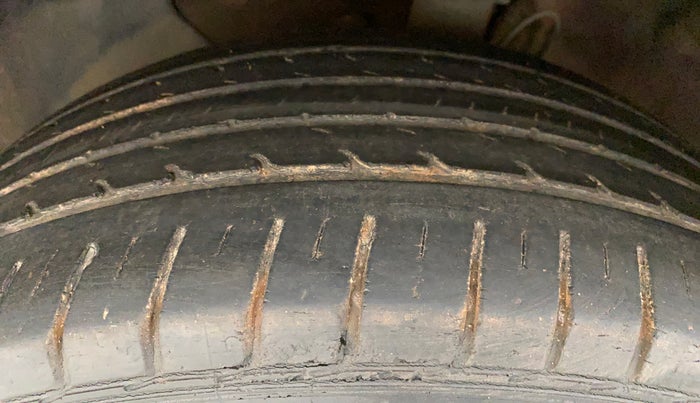 2015 Hyundai Elite i20 ASTA 1.2, Petrol, Manual, 43,371 km, Left Front Tyre Tread