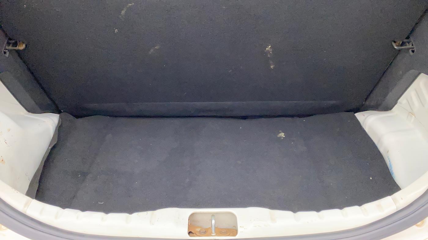 2018 Hyundai Eon ERA + SE, Petrol, Manual, 18,495 km, Boot Inside