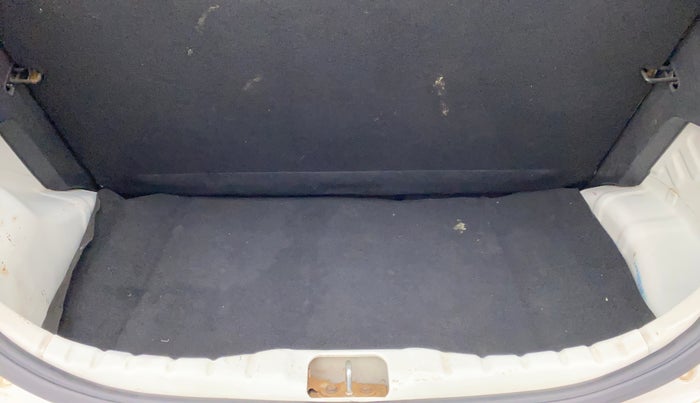 2018 Hyundai Eon ERA + SE, Petrol, Manual, 18,495 km, Boot Inside