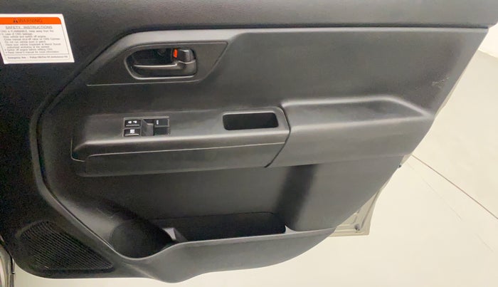 2022 Maruti New Wagon-R LXI CNG 1.0, CNG, Manual, 33,292 km, Driver Side Door Panels Control