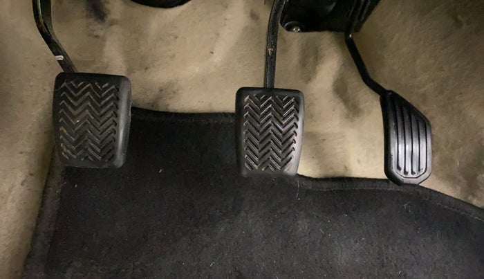 2020 Toyota YARIS G MT, Petrol, Manual, 44,145 km, Pedals