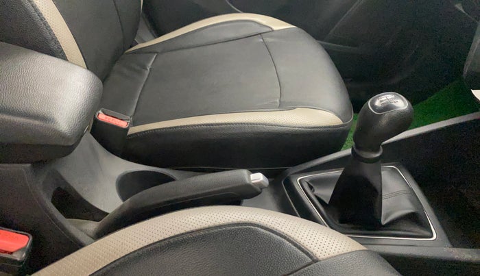 2017 Hyundai Elite i20 ASTA 1.2, Petrol, Manual, 1,04,578 km, Gear Lever