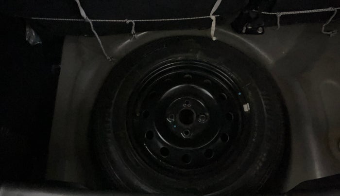 2015 Maruti Swift VXI, Petrol, Manual, 30,231 km, Spare Tyre