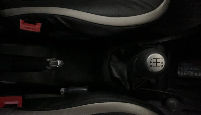2015 Maruti Swift VXI, Petrol, Manual, 30,231 km, Gear Lever