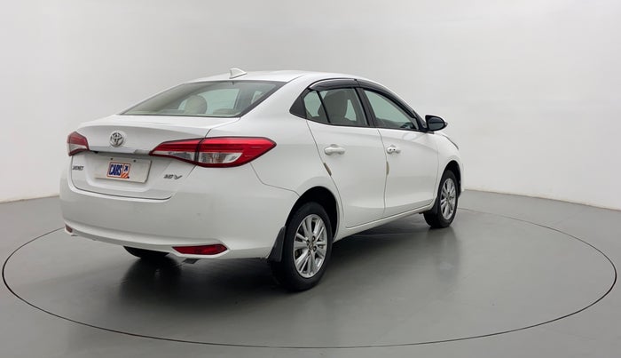 2018 Toyota YARIS V CVT, Petrol, Automatic, 18,392 km, Right Back Diagonal