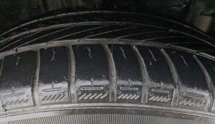 2018 Toyota YARIS V CVT, Petrol, Automatic, 18,392 km, Right Front Tyre Tread