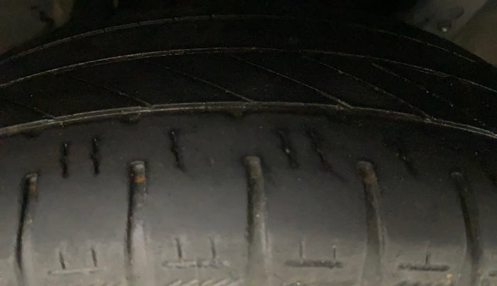 2020 Hyundai GRAND I10 NIOS SPORTZ AMT 1.2 KAPPA VTVT, Petrol, Automatic, 1,33,572 km, Left Rear Tyre Tread