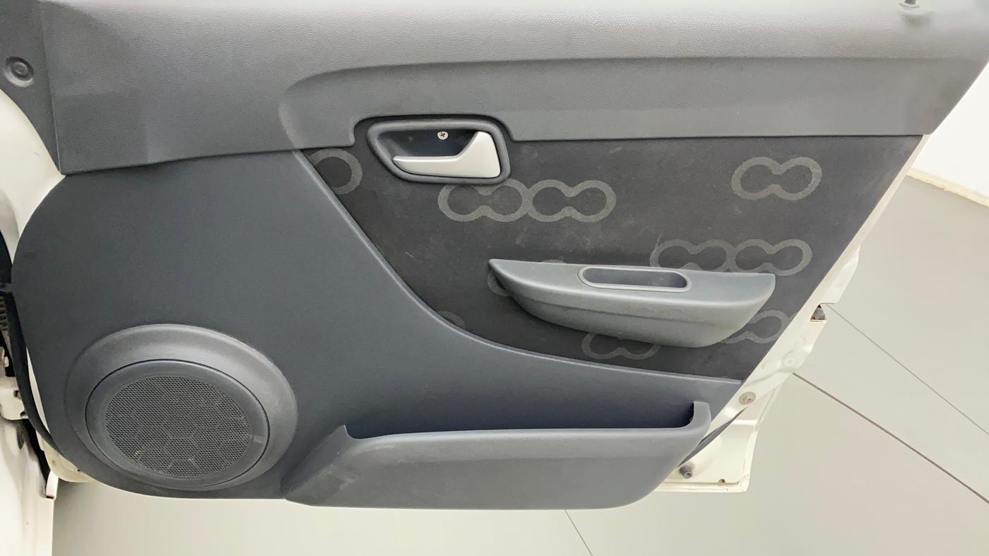 2015 Maruti Alto 800 VXI, Petrol, Manual, 31,078 km, Driver Side Door Panels Control