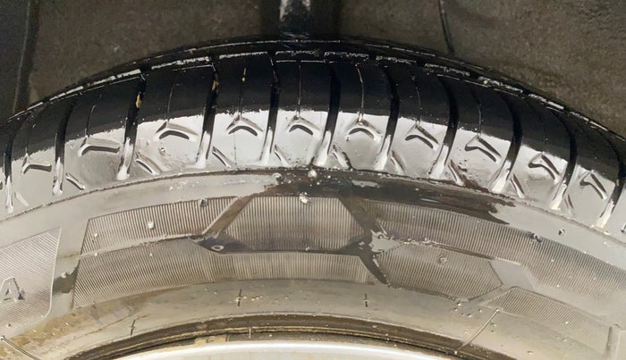 2021 Hyundai AURA S 1.2 CNG, CNG, Manual, 79,118 km, Right Rear Tyre Tread