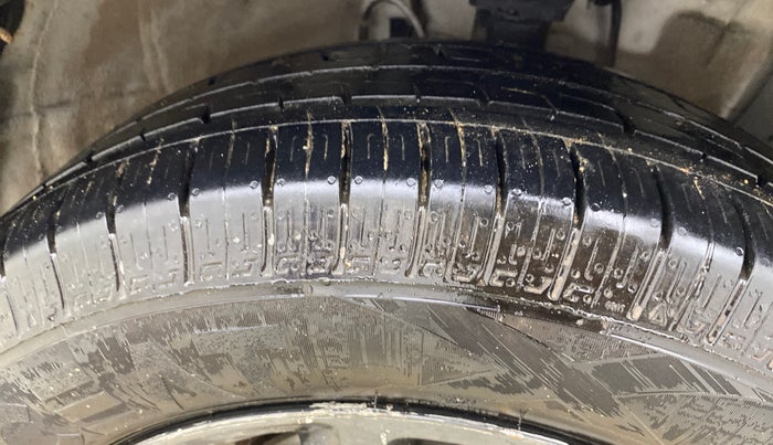 2018 Hyundai Elite i20 ASTA 1.2  CVT, CNG, Automatic, 93,294 km, Right Front Tyre Tread