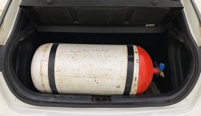 2018 Hyundai Elite i20 ASTA 1.2  CVT, CNG, Automatic, 93,294 km, Boot Inside