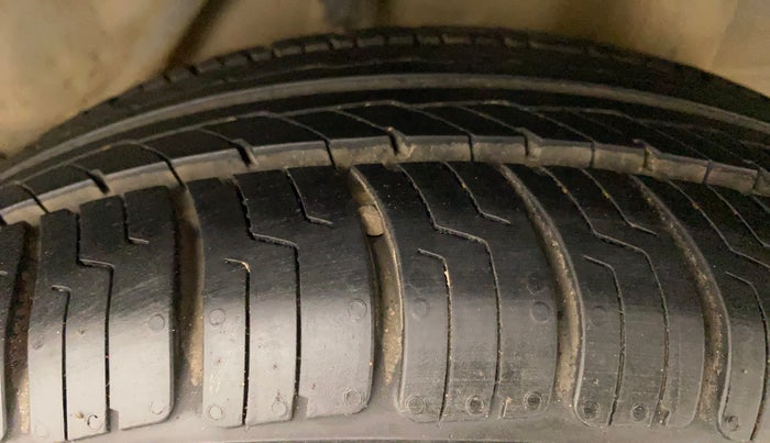 2017 Honda Brio VX AT, Petrol, Automatic, 39,220 km, Left Rear Tyre Tread