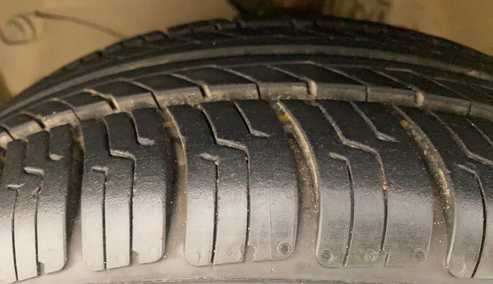 2017 Honda Brio VX AT, Petrol, Automatic, 39,220 km, Left Front Tyre Tread