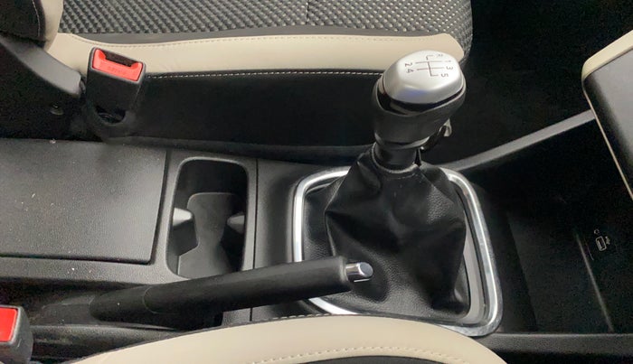 2020 Renault TRIBER RXZ, Petrol, Manual, 32,683 km, Gear Lever
