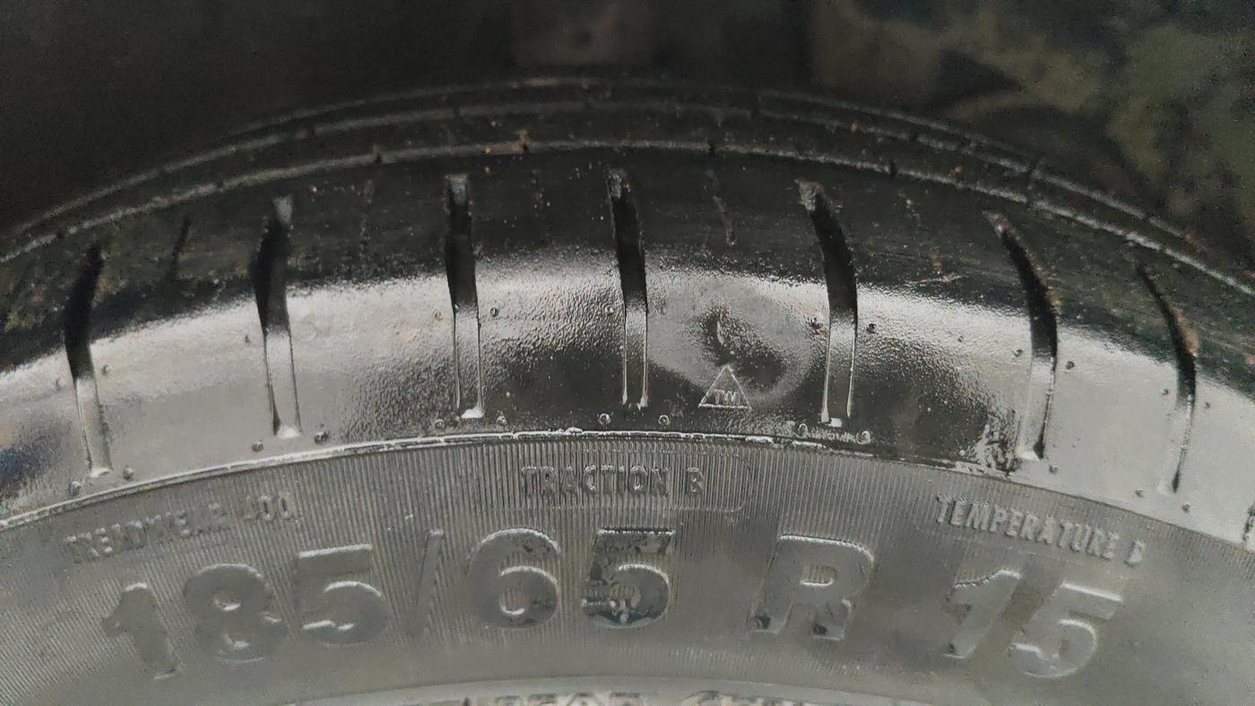 2021 Maruti Swift ZXI AMT, Petrol, Automatic, 46,920 km, Right Front Tyre Tread