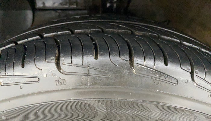 2020 Hyundai AURA S CNG, CNG, Manual, 63,431 km, Left Front Tyre Tread