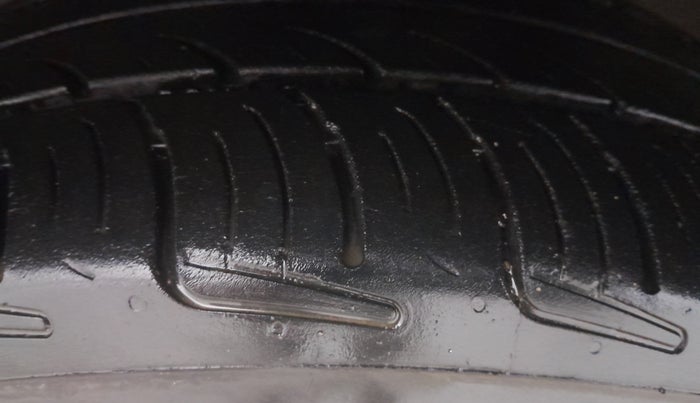 2015 Renault Lodgy 110 PS RXZ, Diesel, Manual, 89,791 km, Left Front Tyre Tread