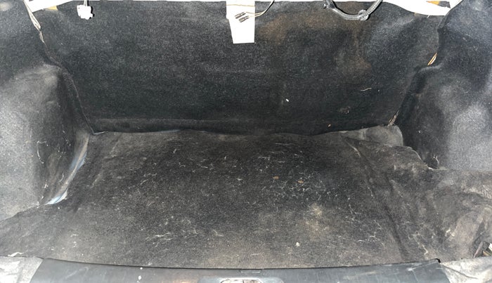 2015 Maruti Swift Dzire VXI, Petrol, Manual, 81,693 km, Boot Inside