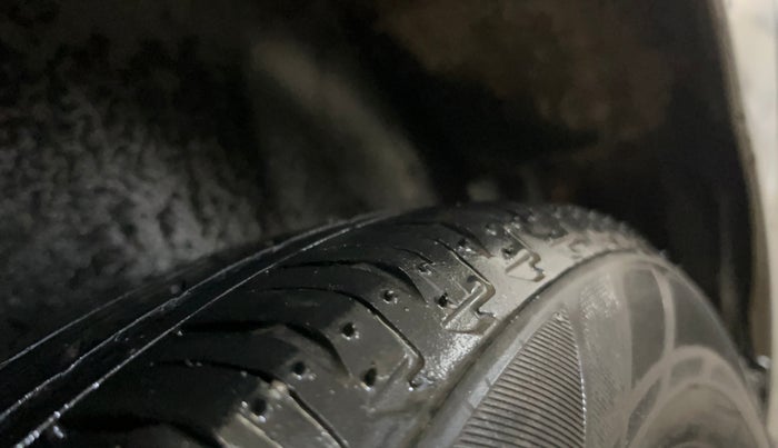 2015 Maruti Swift Dzire VXI, Petrol, Manual, 81,693 km, Right Rear Tyre Tread