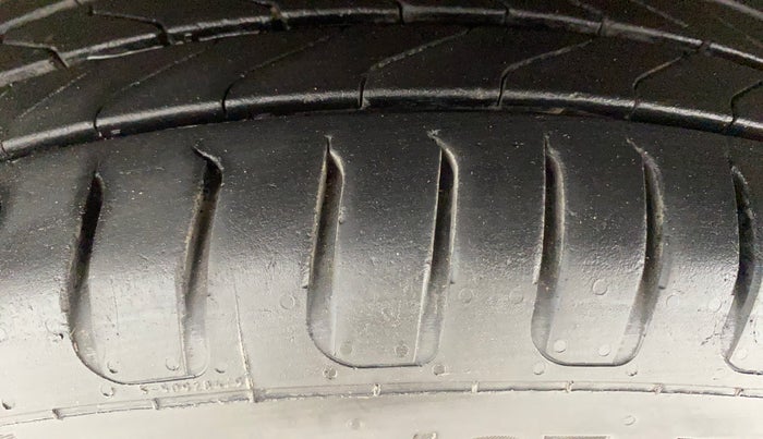 2020 Maruti Swift ZXI PLUS, Petrol, Manual, 77,993 km, Left Front Tyre Tread