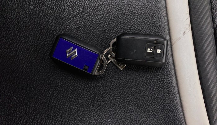 2020 Maruti Swift ZXI PLUS, Petrol, Manual, 77,993 km, Key Close Up