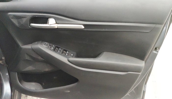 2022 KIA SELTOS HTK PLUS 1.5, Petrol, Manual, 71,793 km, Driver Side Door Panels Control