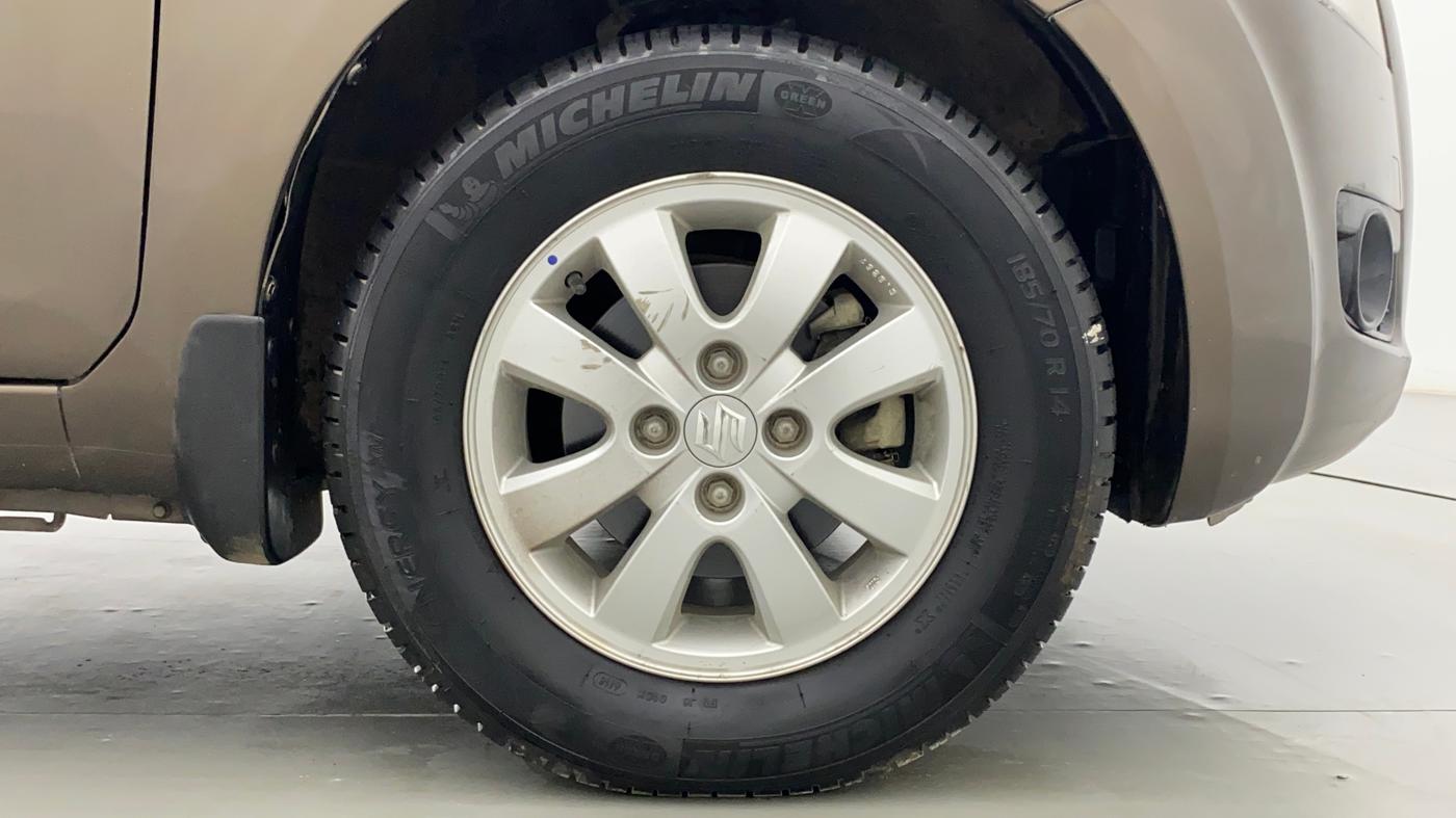 2010 Maruti Ritz ZXI, Petrol, Manual, 19,108 km, Right Front Wheel