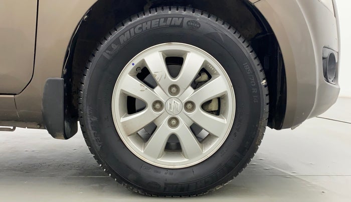 2010 Maruti Ritz ZXI, Petrol, Manual, 19,108 km, Right Front Wheel