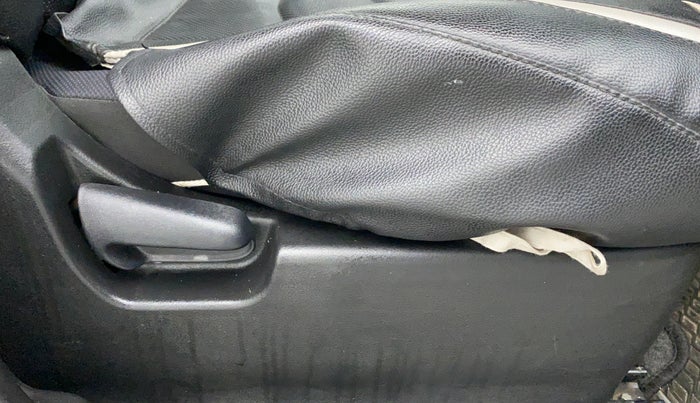 2013 Maruti Wagon R Stingray VXI, Petrol, Manual, 10,737 km, Driver Side Adjustment Panel